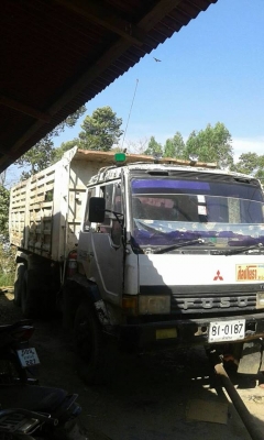 ขาย10ล้อ2เพลา ดั้มMITSUBISHI FN527M-TF2692 ปี42 เครื่อง220เทอร์โบ เครื่องดี คัชซีสวย สภาพพร้อมใช้งาน เอกสารพร้อมโอน จัดไฟแนนซ์ได้ เงื่อนไขง่ายๆวันเดียวรับรถ สนใจโทร 090-8588220คุณนะ 093-3258446คุณบิวตี้ ID:narong498 หรือ www.truck.in.th/498 หรือfb:ณรงค์ ซ