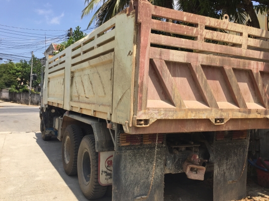 10ล้อดั้มhino. 260. แรง ปี. 2550. รถสวยพร้อมใช้.ไมล์1.3แสนกว่า มีระบบลาก เล่มพร้อม