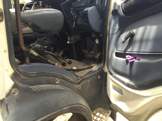 10ล้อดั้มhino. 260. แรง ปี. 2550. รถสวยพร้อมใช้.ไมล์1.3แสนกว่า มีระบบลาก เล่มพร้อม