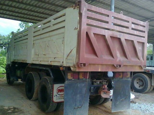 10ล้อดั้มhino. 260. แรง ปี. 2550. รถสวยพร้อมใช้.ไมล์1.3แสนกว่า มีระบบลาก เล่มพร้อม