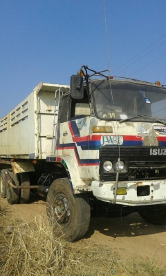 ขาย10ล้อ2เพลา ดั้มISUZU คัชซีจัมโบ้ เครื่องซูโม่ 220แรง เครื่องดี คัชซีสวย ภายในสวย สภาพพร้อมใช้งาน เอกสารพร้อมโอน จัดไฟแนนซ์ได้ เงื่อนไขง่ายๆวันเดียวรับรถ สนใจโทร 090-8588220คุณนะ 093-3258446คุณบิวตี้ ID:narong498 หรือ www.truck.in.th/498 หรือfb:ณรงค์ ซื