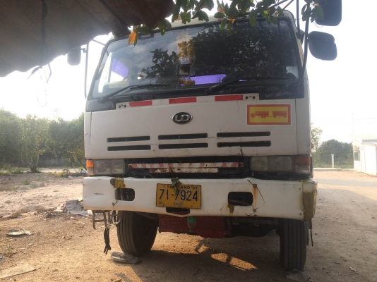 ขายหัวลาก UD พร้อมหางเปลือย 12 ม. เครื่อง P11C 1,100,000 บาท ชลบุรี