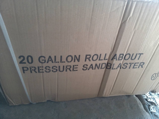 จัดส่งเรียบร้อยนะครับ สำหรับเครื่องพ่นทราย มือหนึ่ง ใส่กล่ิงมาเรียบร้อยครับ