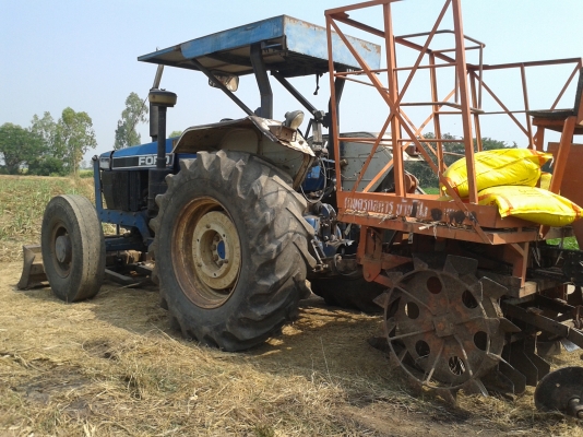 ขาย ฟอร์ด6640 สองเพลาคาราโล่ สภาพพร้อมใช้ พร้อมอุปกรณ์ ดันหน้า หางอีกสองชิ้น