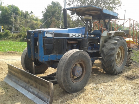 ขาย ฟอร์ด6640 สองเพลาคาราโล่ สภาพพร้อมใช้ พร้อมอุปกรณ์ ดันหน้า หางอีกสองชิ้น