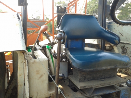 ขาย ฟอร์ด6640 สองเพลาคาราโล่ สภาพพร้อมใช้ พร้อมอุปกรณ์ ดันหน้า หางอีกสองชิ้น