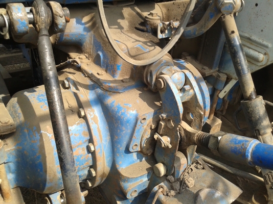 ขาย ฟอร์ด6640 สองเพลาคาราโล่ สภาพพร้อมใช้ พร้อมอุปกรณ์ ดันหน้า หางอีกสองชิ้น