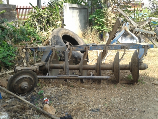 ขาย ฟอร์ด6640 สองเพลาคาราโล่ สภาพพร้อมใช้ พร้อมอุปกรณ์ ดันหน้า หางอีกสองชิ้น