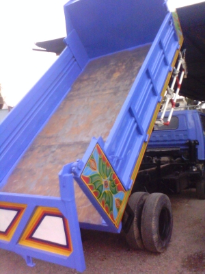 รถหกล้อมือสองรถ Isuzu