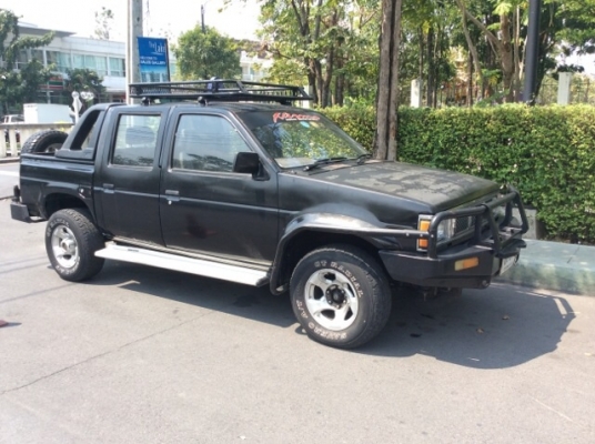 ขายรถกระบะนิสสัน big-m 4ประตู ปี92 เครื่อง td27 เทอร์โบ เกียร์ออโต้ เพาเวอร์ ภายในเบาะหนัง แอร์มี ตัวถังสีเต็มมีริ้วรอยบ้าง กันชนหน้า แร็กหลังคา บันไดข้าง แม็กขอบ15" มี5วง กว้าง8" ยาง31" เครื่องแน่นๆเกียร์มีปัญหา คัสซีสวยไม่ผุไม่กร่อน รถขับ