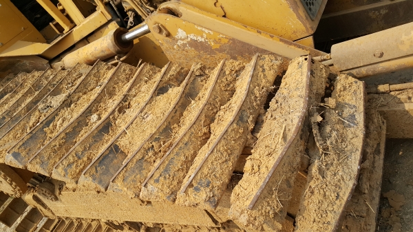 ขายรถแทรกเตอร์ CAT D4H ตีนเป็ดเกียร์ท๊อค สภาพสวยเดิมๆ ราคา800000 ต่อรอง ขายรถแทรกเตอร์ CAT D4H ตีนเป็ดเกียร์ท๊อค สภาพสวยเดิมๆ ราคา800000 ต่อรอง