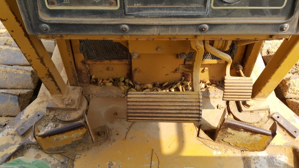 ขายรถแทรกเตอร์ CAT D4H ตีนเป็ดเกียร์ท๊อค สภาพสวยเดิมๆ ราคา800000 ต่อรอง ขายรถแทรกเตอร์ CAT D4H ตีนเป็ดเกียร์ท๊อค สภาพสวยเดิมๆ ราคา800000 ต่อรอง