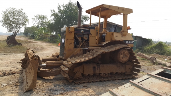ขายรถแทรกเตอร์ CAT D4H ตีนเป็ดเกียร์ท๊อค สภาพสวยเดิมๆ ราคา800000 ต่อรอง ขายรถแทรกเตอร์ CAT D4H ตีนเป็ดเกียร์ท๊อค สภาพสวยเดิมๆ ราคา800000 ต่อรอง