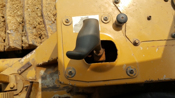 ขายรถแทรกเตอร์ CAT D4H ตีนเป็ดเกียร์ท๊อค สภาพสวยเดิมๆ ราคา800000 ต่อรอง ขายรถแทรกเตอร์ CAT D4H ตีนเป็ดเกียร์ท๊อค สภาพสวยเดิมๆ ราคา800000 ต่อรอง