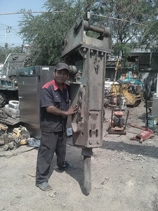 ขาย - หัวเจาะ หัวกระแทก breaker สำหรับใส่รถขุด แบคโฮ PC 120 -200 รุ่นใหม่