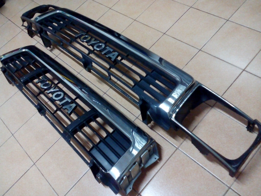 กระจังหน้า toyota hilux ln 106 surf