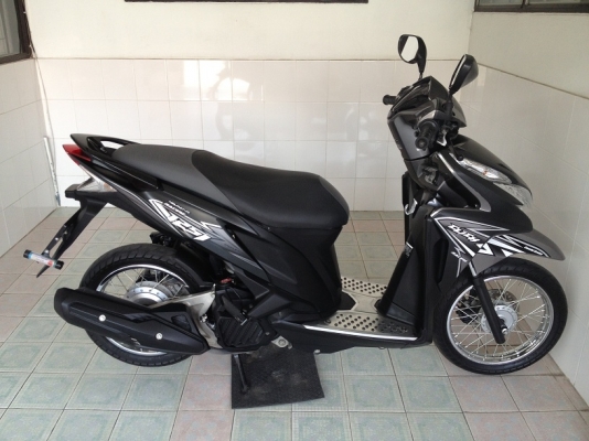 Click125i รุ่นracing ระบบcombibrake วิ่ง2000 ปี57 (ของแถม 4 รายการ)