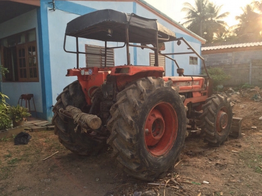ขายรถไถKUBOTA M8030DT 2เพลา เล่มทะเบียน พร้อมใช้งาน สนใจโทร 081-970-1072