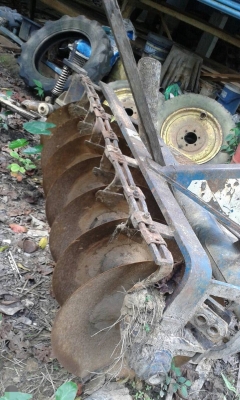 รถไถ KUBOTA 7040 , 2 เพลา  ( รถทำงาน 2,XXX กว่า ชม. )  สนใจติดต่อ 081 - 6079515