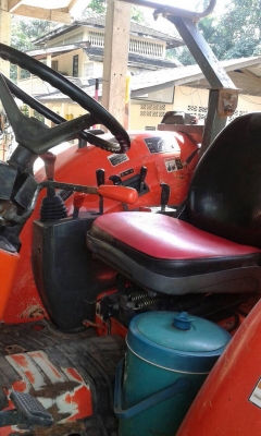 รถไถ KUBOTA 7040 , 2 เพลา  ( รถทำงาน 2,XXX กว่า ชม. )  สนใจติดต่อ 081 - 6079515