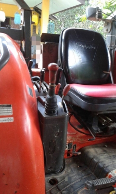 รถไถ KUBOTA 7040 , 2 เพลา  ( รถทำงาน 2,XXX กว่า ชม. )  สนใจติดต่อ 081 - 6079515