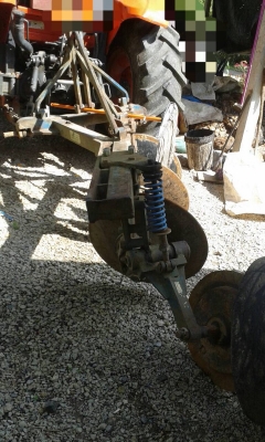 รถไถ KUBOTA 7040 , 2 เพลา  ( รถทำงาน 2,XXX กว่า ชม. )  สนใจติดต่อ 081 - 6079515