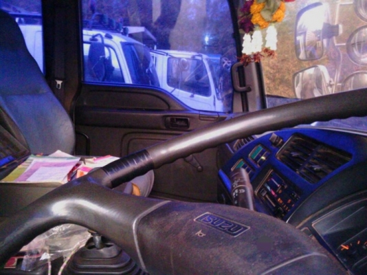 รถอีซูซุ 10 ล้อดั้ม 270 แรงม้า. ปี 50   ( ขายแม่ , ลูก. )   สนใจติดต่อ 081 - 6079515