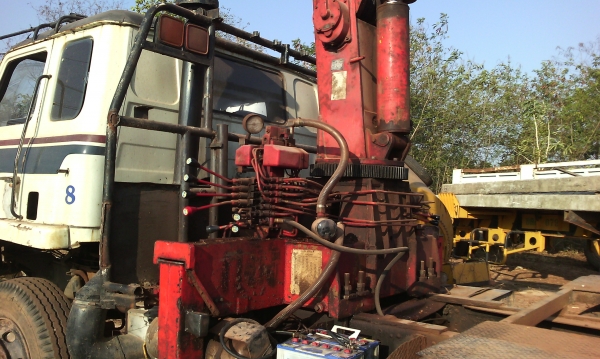 ขายด่วนเครนUNI5ตัน3ชัก4ปอกขายสูงสภาพสวยเดิมพร้อมใช้งาน