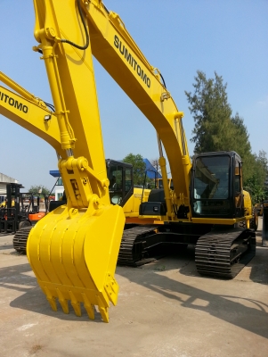 ขายรถขุด  ยี่ห้อSUMITOMO รุ่นSH200-3 มือสองนำเข้าจากญี่ปุ่น สนใจติดต่อวิภาดา 081-3194528