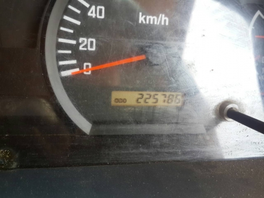 ขายรถ 10 ล้อ 2 เพลา ดั้ม กระบะเหล็ก ISUZU 360 ปี.พ-ย-53 รถ สวยวิ่งน้อย มีระบบลากลูก ราคา.2300000  ต่อรอง