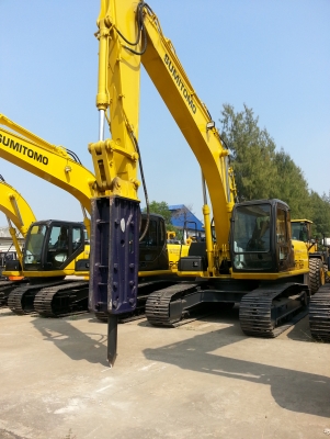 ขายรถขุดติดหัวเจาะ  ยี่ห้อSUMITOMO รุ่นSH200-3 มือสองนำเข้าจากญี่ปุ่น สนใจติดต่อวิภาดา 081-3194528