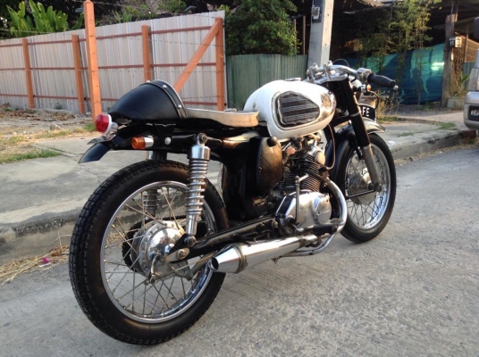 Honda CD125 Cafe' คลาสสิครถมีเล่มทะเบียน Honda CD125 Cafe' คลาสสิครถมีเล่มทะเบียน