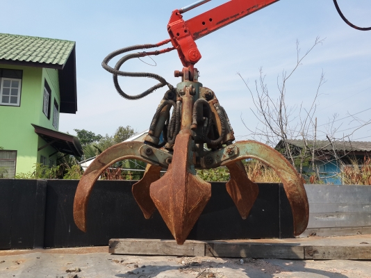 มือขยุ้มเหล็ก ติดท้ายรถบรรทุก มือขยุ้มเหล็ก ติดท้ายรถบรรทุก