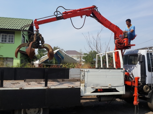 มือขยุ้มเหล็ก ติดท้ายรถบรรทุก มือขยุ้มเหล็ก ติดท้ายรถบรรทุก