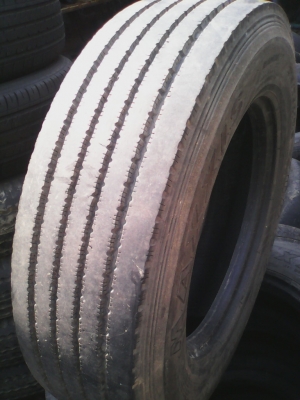 215/75R17.5  MAXXIS UR-275 16PR   RADIAL  135/133K  TUBELESS   มี 3 เส้น  TEL.081-427-3941