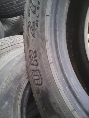 215/75R17.5  MAXXIS UR-275 16PR   RADIAL  135/133K  TUBELESS   มี 3 เส้น  TEL.081-427-3941