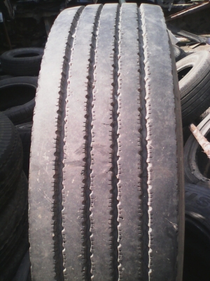 215/75R17.5  MAXXIS UR-275 16PR   RADIAL  135/133K  TUBELESS   มี 3 เส้น  TEL.081-427-3941