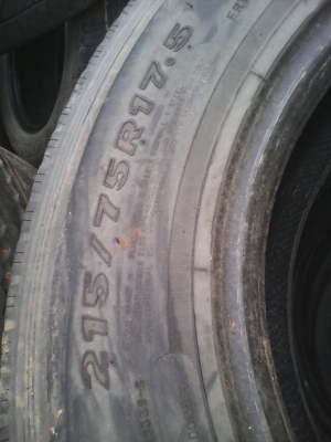 215/75R17.5  MAXXIS UR-275 16PR   RADIAL  135/133K  TUBELESS   มี 3 เส้น  TEL.081-427-3941