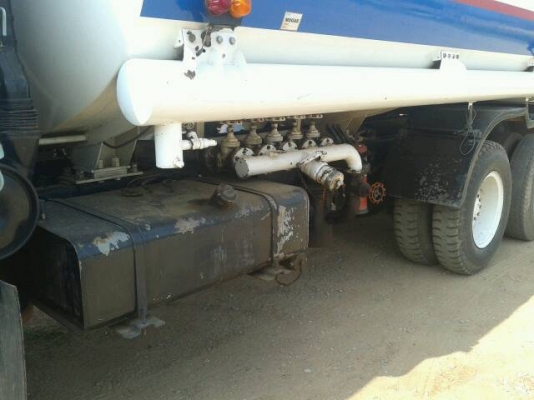 ขายรถสิบล้อFVM32เครือง195แรงรถบรรทุกนํ้ามันบรรจุ16000ลิตร