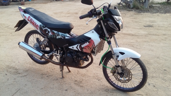 ขายรถhondaตัวไหม่ตูดเป็น sonic125 สภาพตามรูป