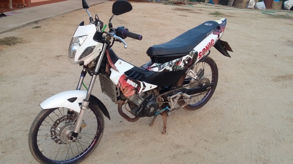 ขายรถhondaตัวไหม่ตูดเป็น sonic125 สภาพตามรูป