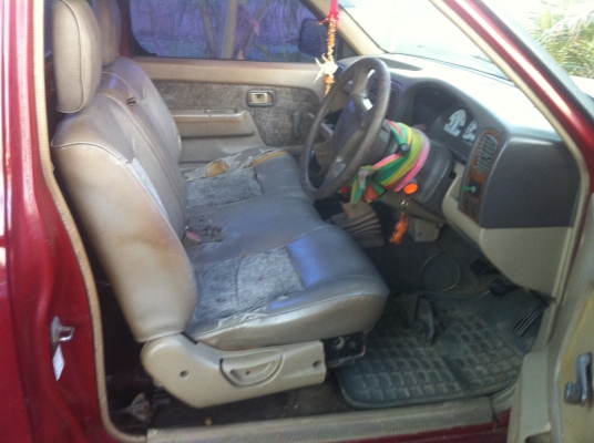 nissan frontier เครื่อง td- 27 ปี2544 ตามสภาพ 75000 บาท
