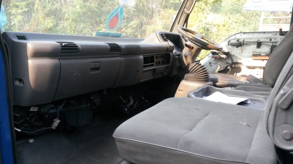 ขายรถNPR120 หัวการ์ตูนสภาพสวยครับ ช่วงกระบะ5เมตร เครื่องดีแซสซีสวย ไม่มีกระบะรถห้างสวยมากครับทะเบียนไม่ขาดแต่ไม่มีเล่มต่อทะเบียนได้ตลอดมาลองขับดูก่อนครับ ขาย 275000 บาท