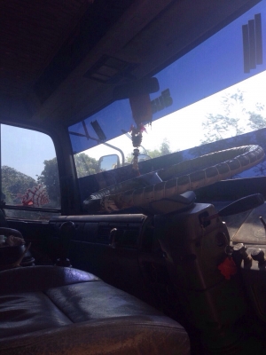 ขายรถบรรทุกสิบล้อดัมพ์ HINO 3H เครื่องเดิม HO7D-195 แรง เกียร์เดิม กระบะดัมพ์สามมิตร ทะเบียนพร้อม