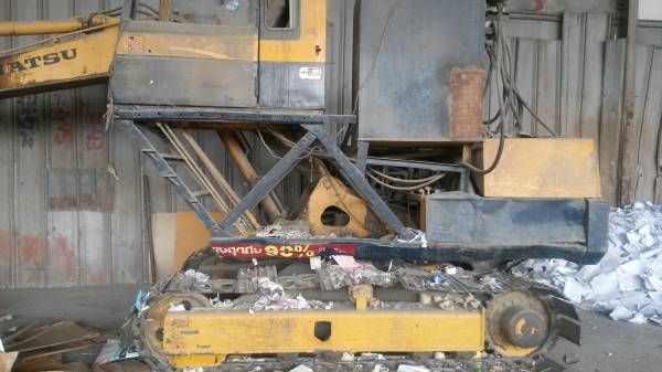 ขายรถแมคโครPC120เป็นไฟฟ้าครับใช้มอเตอร์เอาไว้ขยุ้มขยะในโรงงานครับเหมาะเอาไปใช้ในร้านของเก่าครับ ขาย 250000 บาท หรือแยกขายครับ