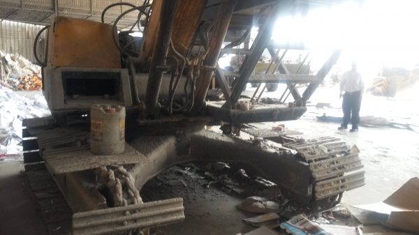 ขายรถแมคโครPC120เป็นไฟฟ้าครับใช้มอเตอร์เอาไว้ขยุ้มขยะในโรงงานครับเหมาะเอาไปใช้ในร้านของเก่าครับ ขาย 250000 บาท หรือแยกขายครับ