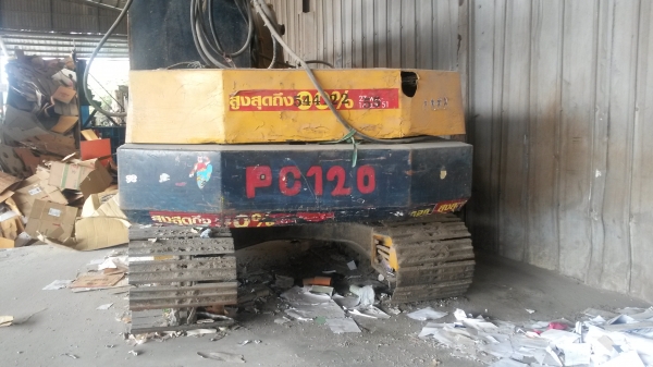 ขายรถแมคโครPC120เป็นไฟฟ้าครับใช้มอเตอร์เอาไว้ขยุ้มขยะในโรงงานครับเหมาะเอาไปใช้ในร้านของเก่าครับ ขาย 250000 บาท หรือแยกขายครับ