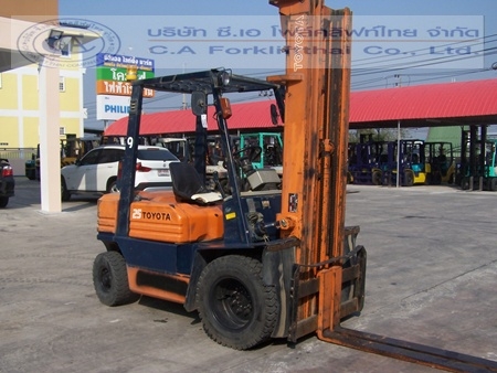 ขายรถ โฟล์คลิฟท์ TOYOTA รุ่น 5-FD25