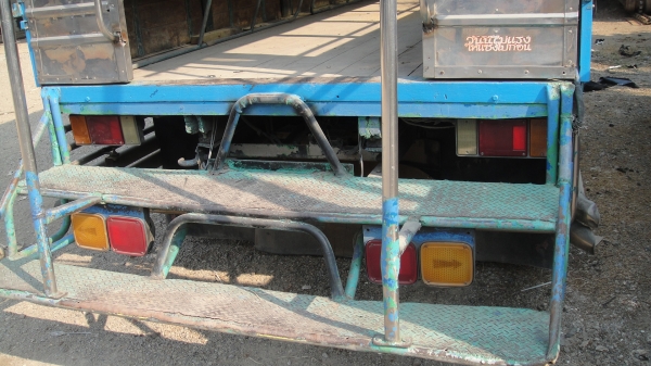 หลังคาโดยสาร แสตนเลส ISUZU NPR สภาพสวย ยาว5เมตร เบาะนั่งครบชุด ราคาถูก