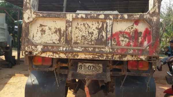 ขายดั้มHINO เครื่อง195แรง เครื่องดี แคชซีสวย สภาพพร้อมใช้งาน เอกสารพร้อมโอน สนใจโทร 090-8588220คุณนะ 093-3258446คุณบิวตี้ ID:narong498 หรือ www.truck.in.th/498 หรือfb:ณรงค์ ซื้อขายรถมือสอง (เว็บไซต์ส่วนตัว)